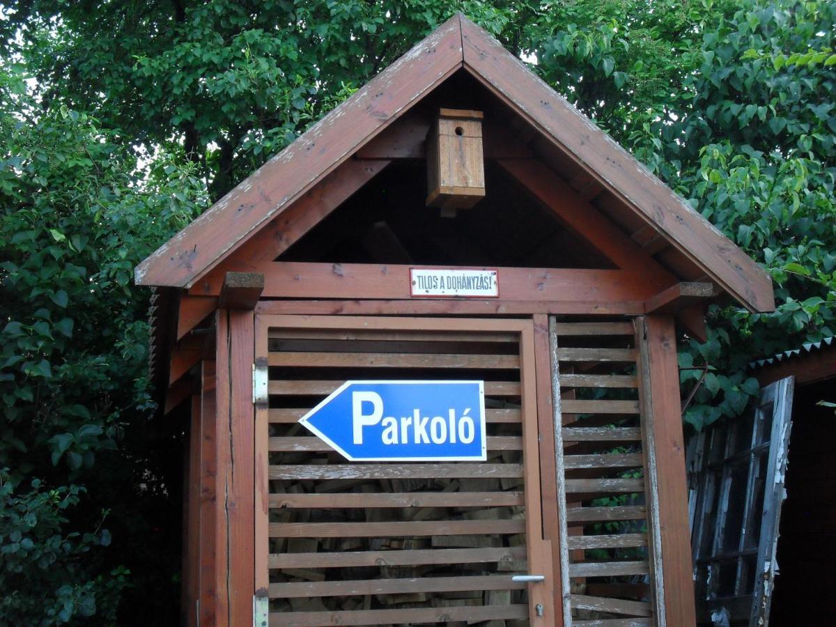 Nyakiglab Villa Szegi Екстер'єр фото